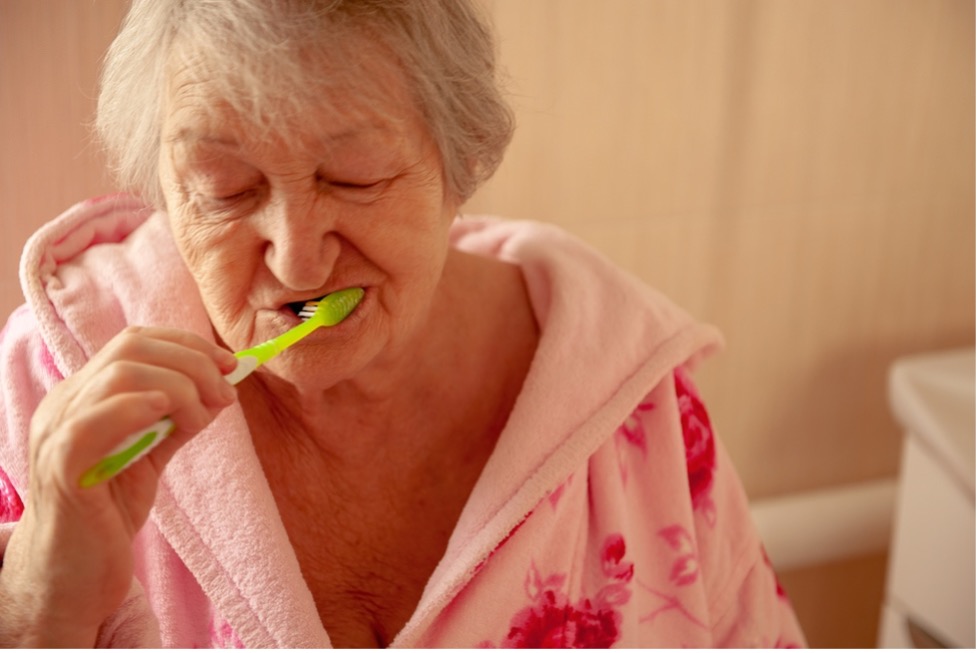 Oral Health and Aging: Tips for Seniors to Maintain a Healthy Smile ...